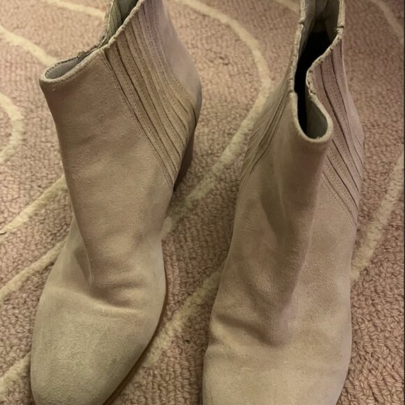 Vince Suede Chelsea Boots Size 10 - Picture 4 of 9
